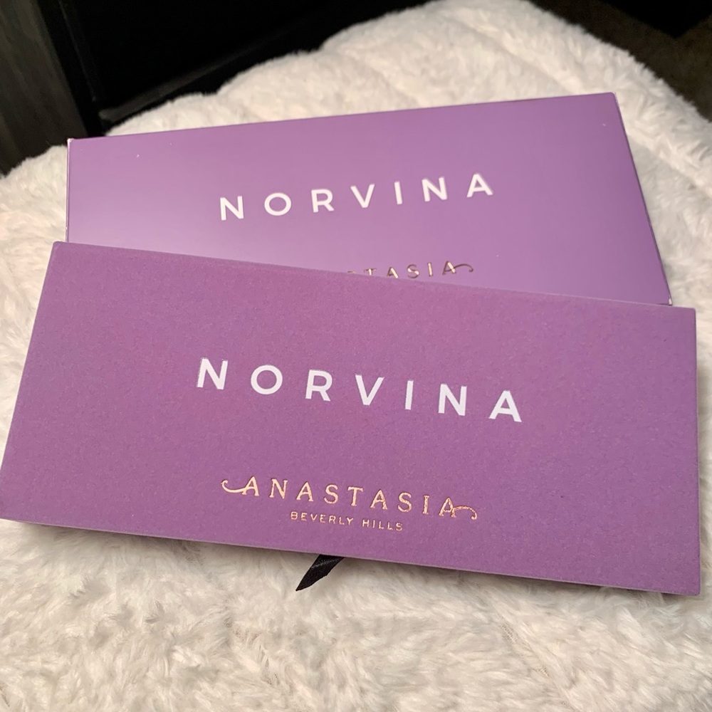 Anastasia Norvina eyeshadow palette